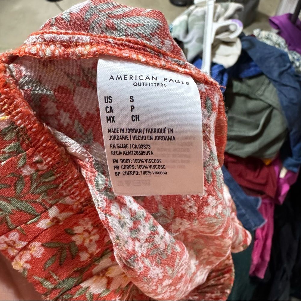 American Eagle Ditsy Floral Coral Pull On Ruffle Shorts - Picture 3 of 4